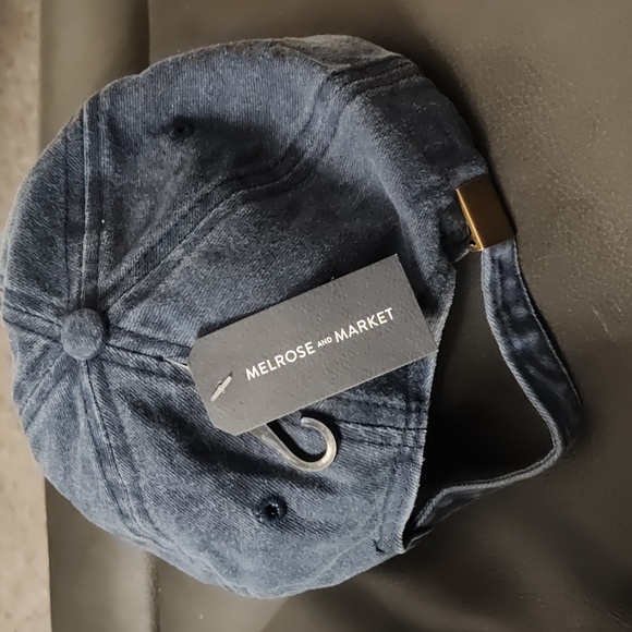 NWT. Simple Blue Denim Hat, Strapback - Picture 3 of 4